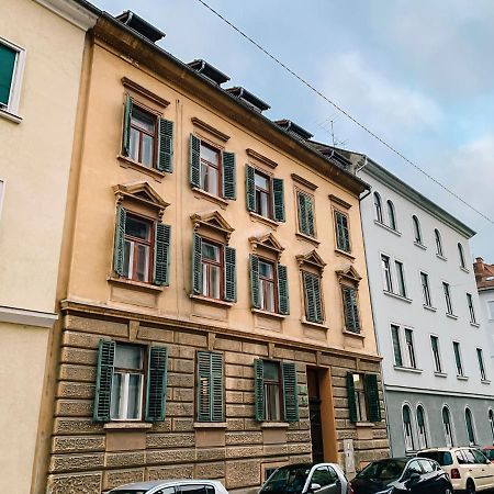 Cozy City Apartment - By Nahuen Suites Graz Bagian luar foto